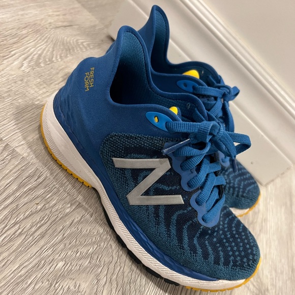 Little kids new balance fresh foam runner size 11.5 - Picture 4 of 5